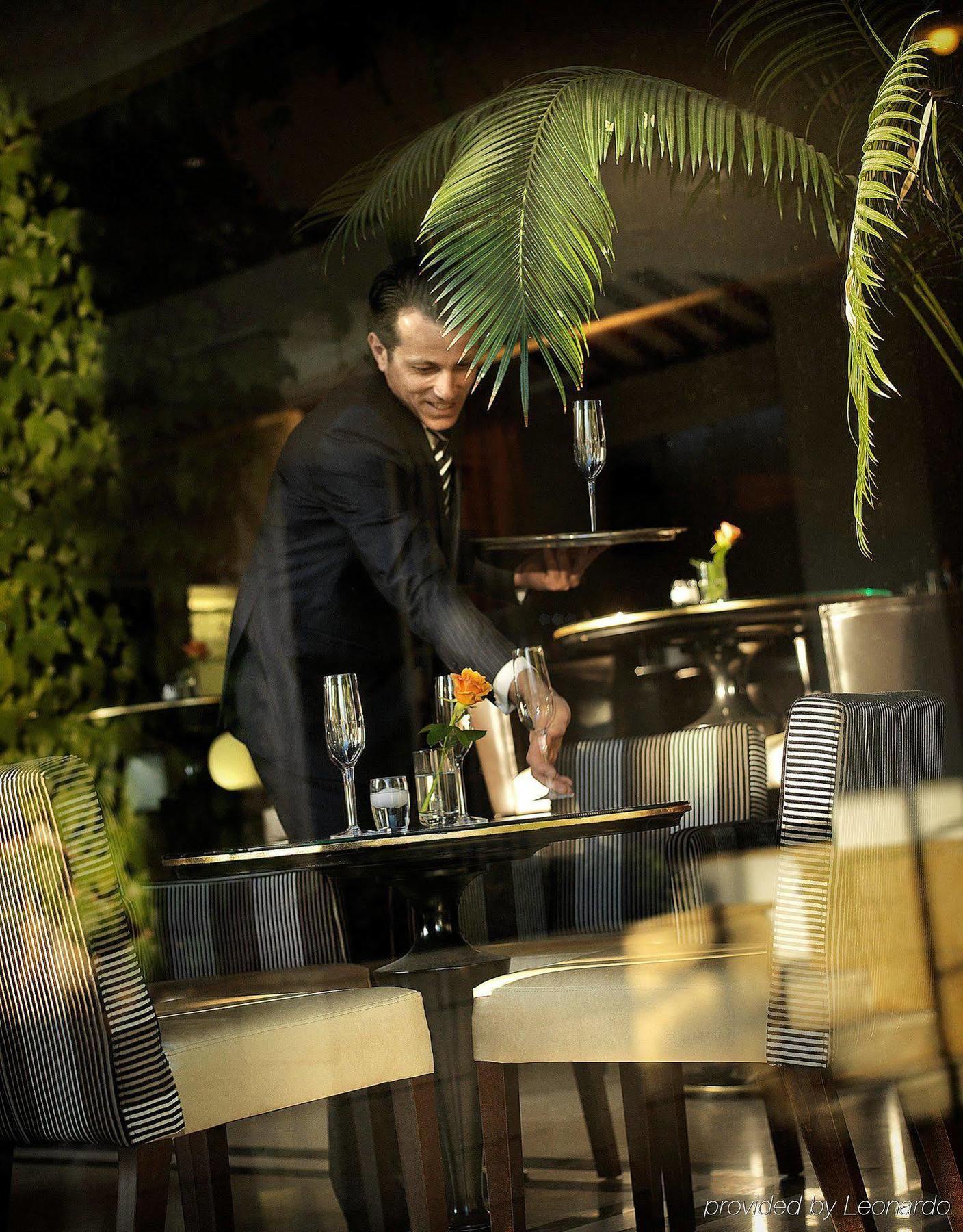 โรงแรมจวนน่า ฌวง-เลส์-แป็งส์ ร้านอาหาร รูปภาพ